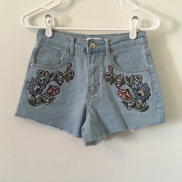 Forever 21 Pants - NWOT Floral Jean Shorts